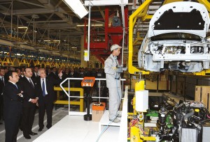 SM le Roi Mohammed VI présidant la cérémonie d’inauguration de l’usine Renault-Nissan Tanger, en février 2012.