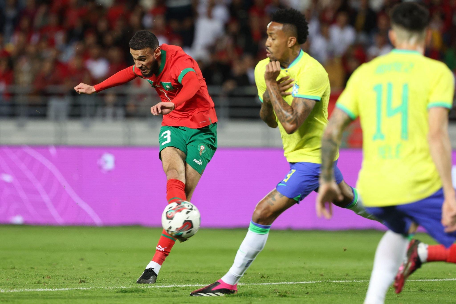 Le replay de Angleterre - Brésil (MT2) - Foot - Amical : - Orange Le replay de Angleterre - Brésil (MT2) - Foot - Amical : - Orange